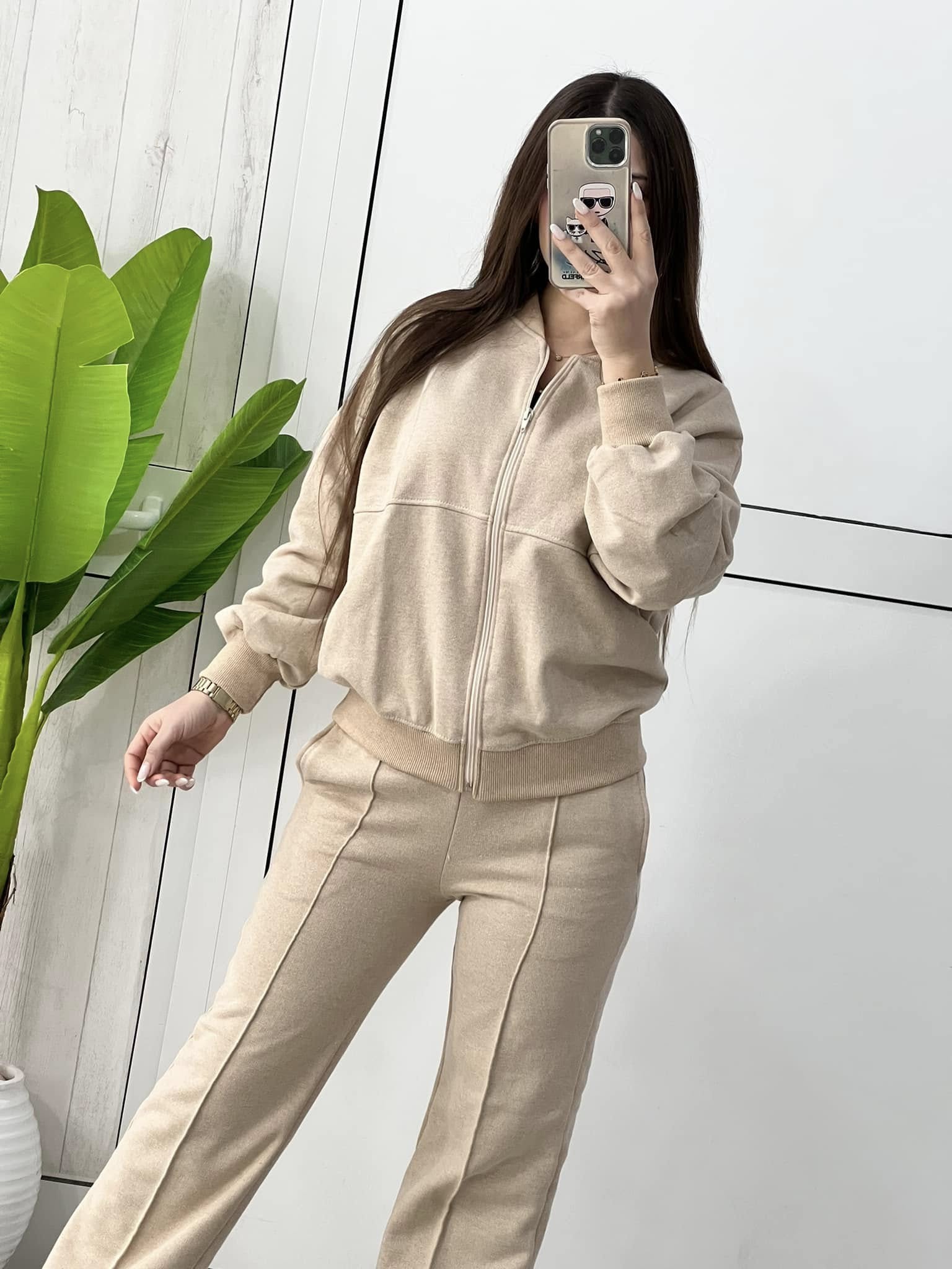 Stylish Women's Tracksuit Set - 2 pieces - Fashyol